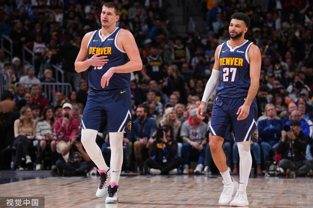 起了球迷和 起了球迷和